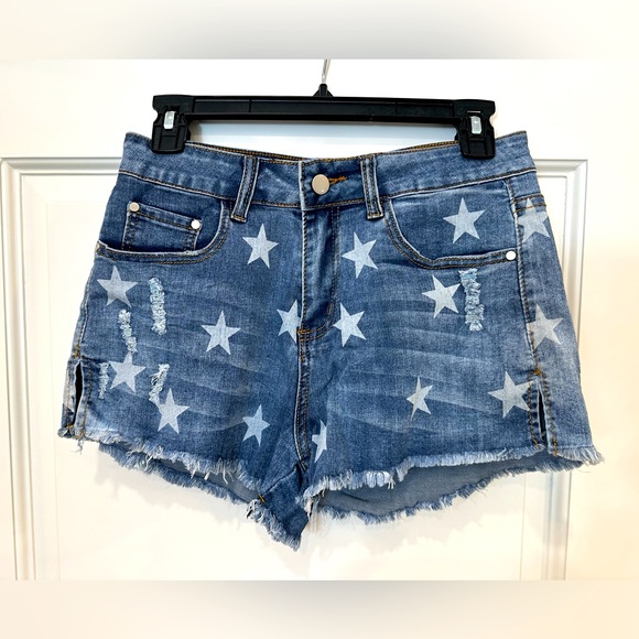 distressed Denim shorts with white stars - Picture 3 of 4
